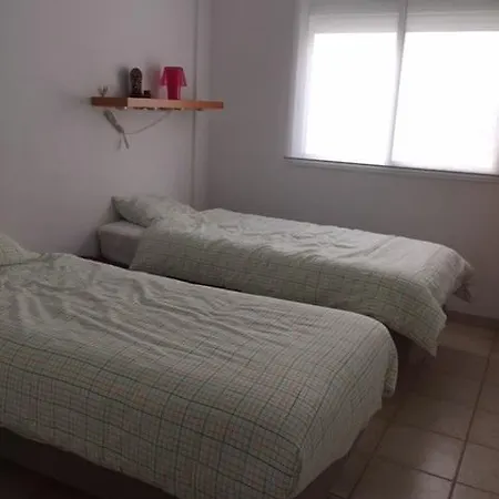 公寓 Apartamento La Pineda 阿德耶