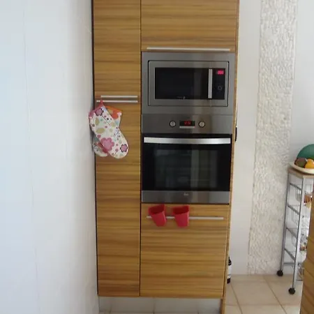 公寓 Apartamento La Pineda 阿德耶